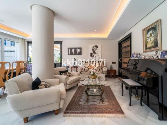 4 soveværelse Lejlighed til salg i Playa de Fontanilla, Marbella med swimmingpool garage - € 2.650.000 (Ref: 9511902)