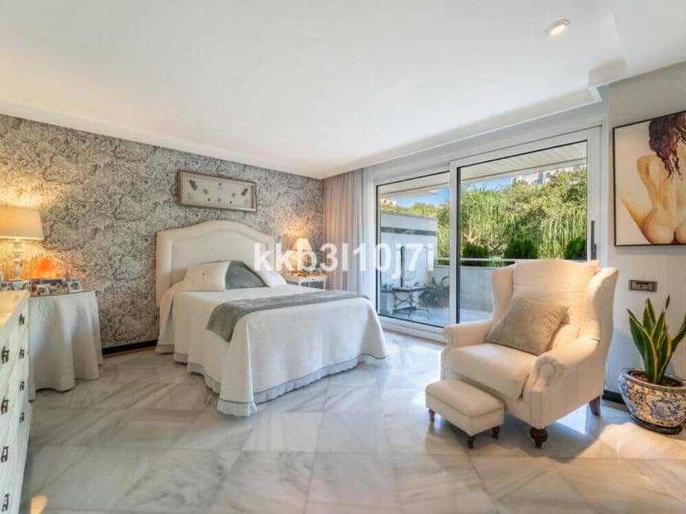 4 soverom Leilighet til salgs i Marbella med svømmebasseng garasje - € 2 650 000 (Ref: 9511902)