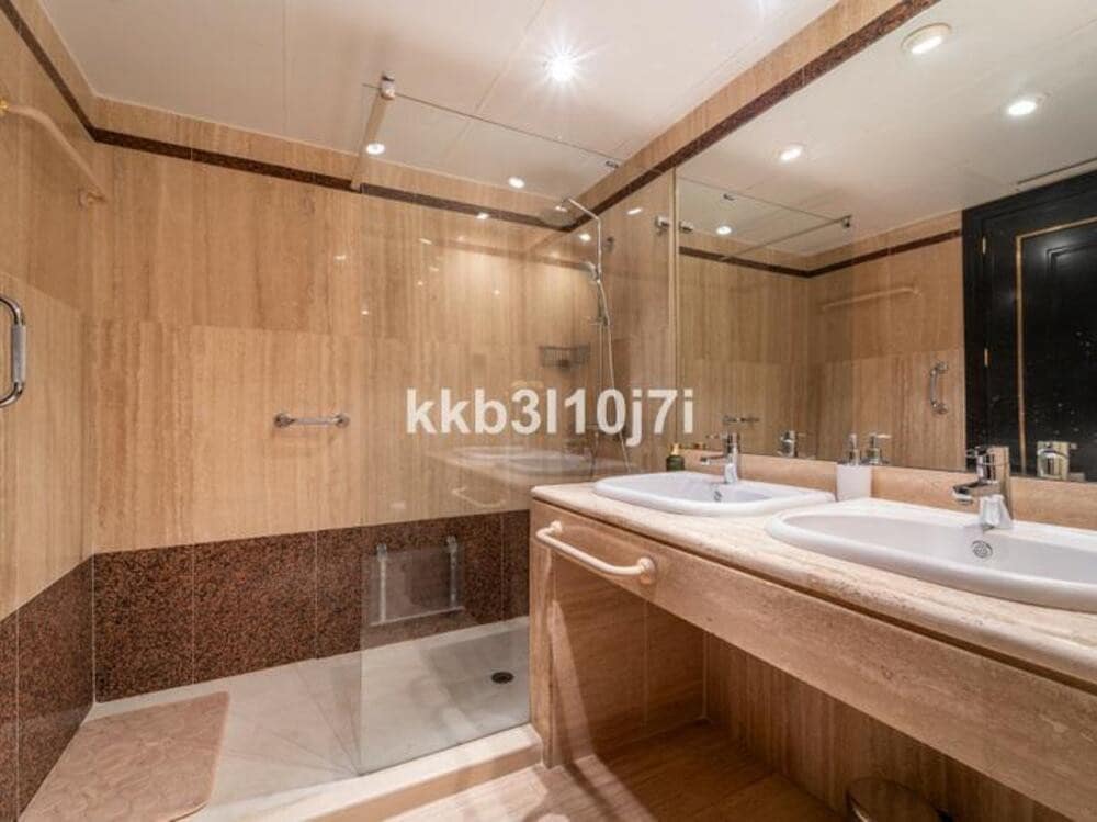 4 soverom Leilighet til salgs i Marbella med svømmebasseng garasje - € 2 650 000 (Ref: 9511902)