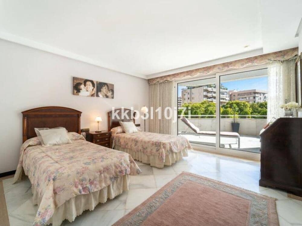 4 soverom Leilighet til salgs i Marbella med svømmebasseng garasje - € 2 650 000 (Ref: 9511902)