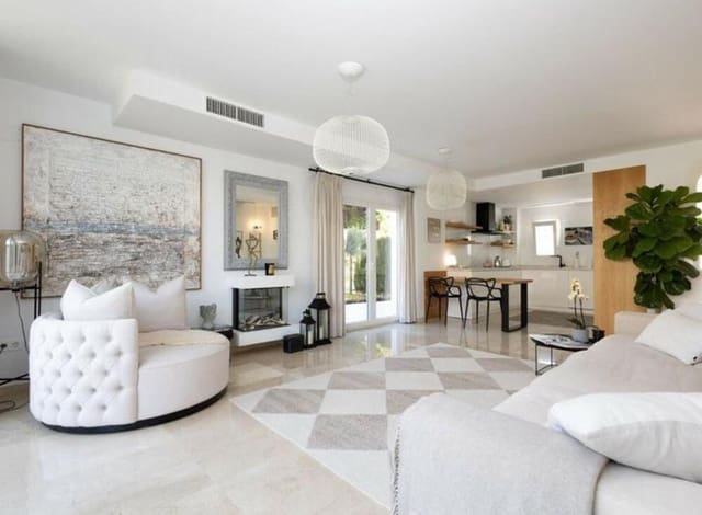 4 Zimmer Doppelhaus zu verkaufen in Calahonda, Mijas mit Pool - 820.000 € (Ref: 9511903)