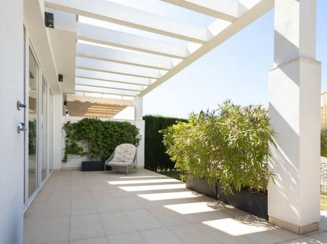 4 soveværelse Semi-Rækkehus til salg i Calahonda, Mijas med swimmingpool - € 775.000 (Ref: 9511903)