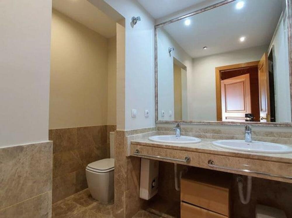 3 soveværelse Lejlighed til leje i Marbella med swimmingpool garage - € 2.900 (Ref: 9518273)