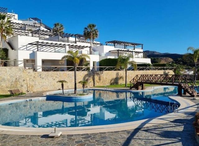 3 soveværelse Lejlighed til leje i Santa Clara, Marbella med swimmingpool garage - € 2.900 (Ref: 9518273)