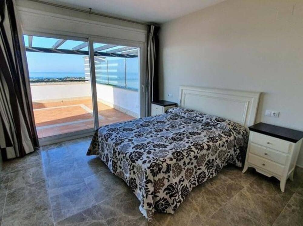 3 soveværelse Lejlighed til leje i Marbella med swimmingpool garage - € 2.900 (Ref: 9518273)