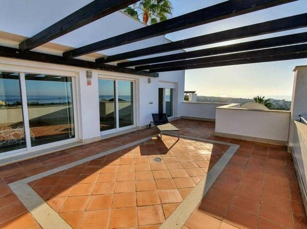 3 soveværelse Lejlighed til leje i Marbella med swimmingpool garage - € 2.900 (Ref: 9518273)