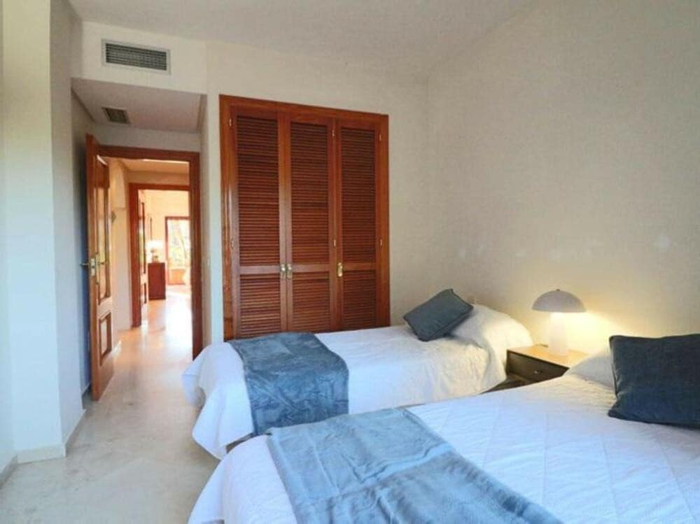 2 soverom Leilighet til salgs i Marbella med svømmebasseng garasje - € 445 000 (Ref: 9518274)