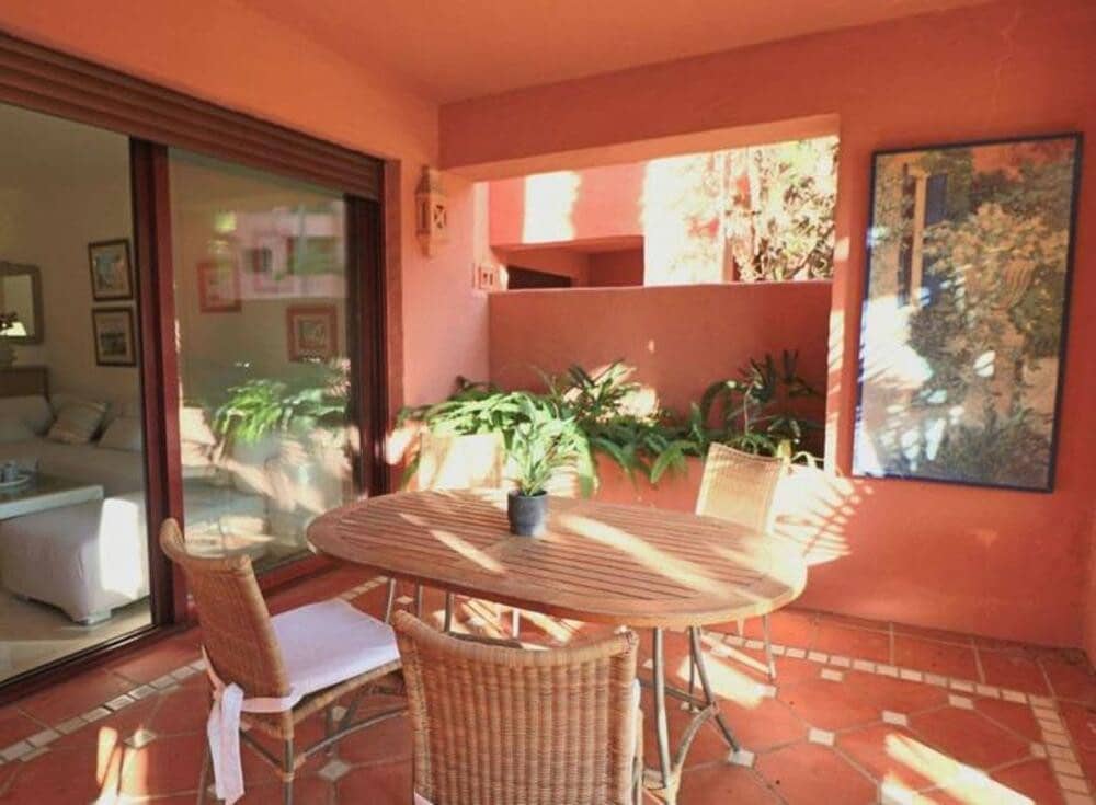 2 soverom Leilighet til salgs i Marbella med svømmebasseng garasje - € 445 000 (Ref: 9518274)