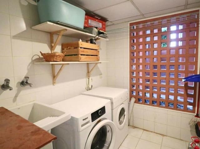 2 soverom Leilighet til salgs i El Rosario, Marbella med svømmebasseng garasje - € 445 000 (Ref: 9518274)