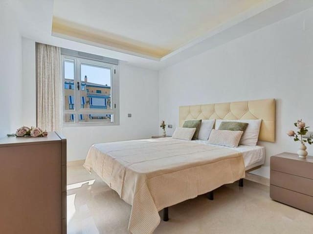 3 chambre Penthouse à vendre à Nueva Alcántara, Marbella avec piscine garage - 600 000 € (Ref: 9518276)