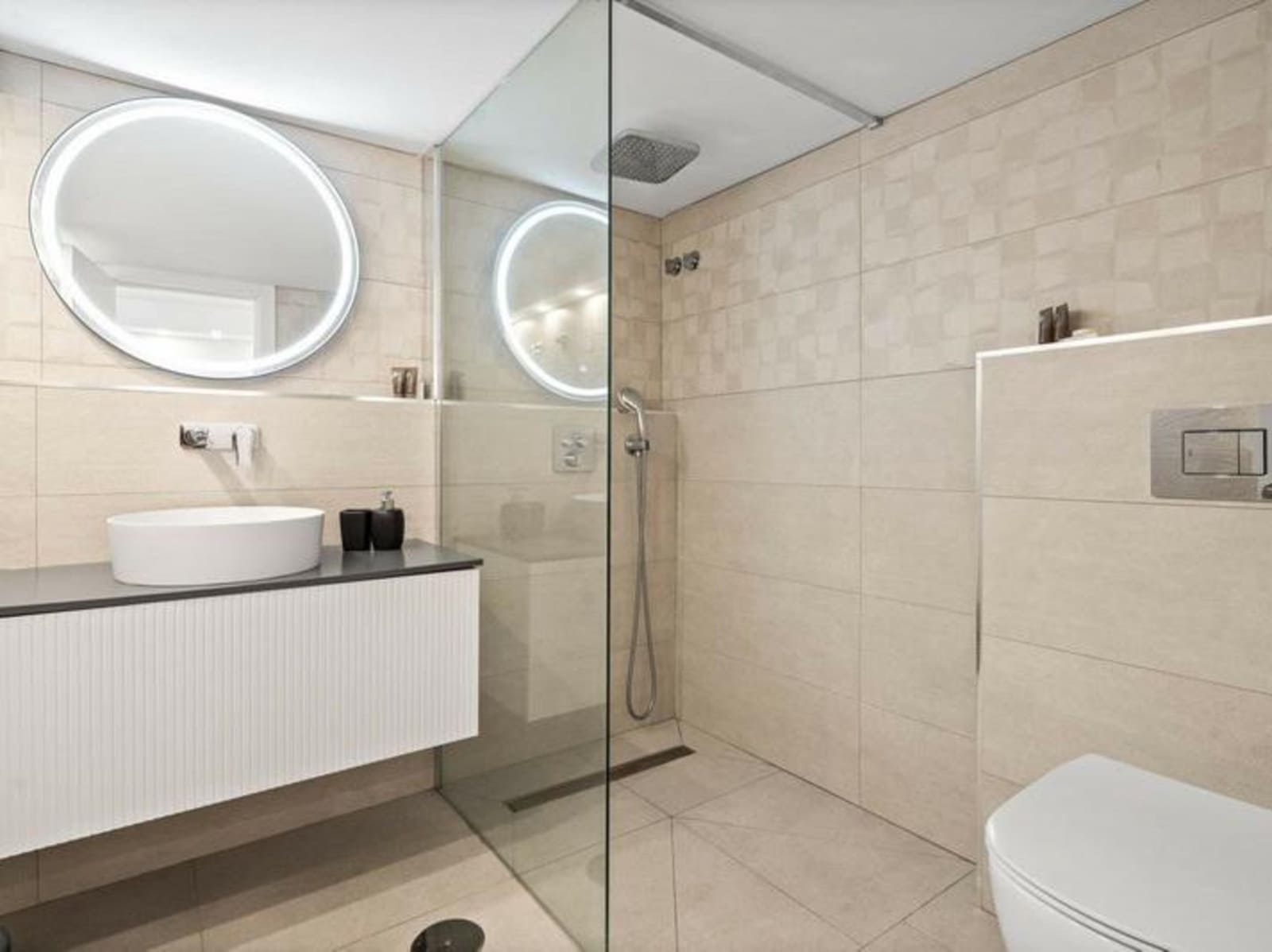 6 soveværelse Villa til salg i Marbella med swimmingpool garage - € 1.500.000 (Ref: 9518278)