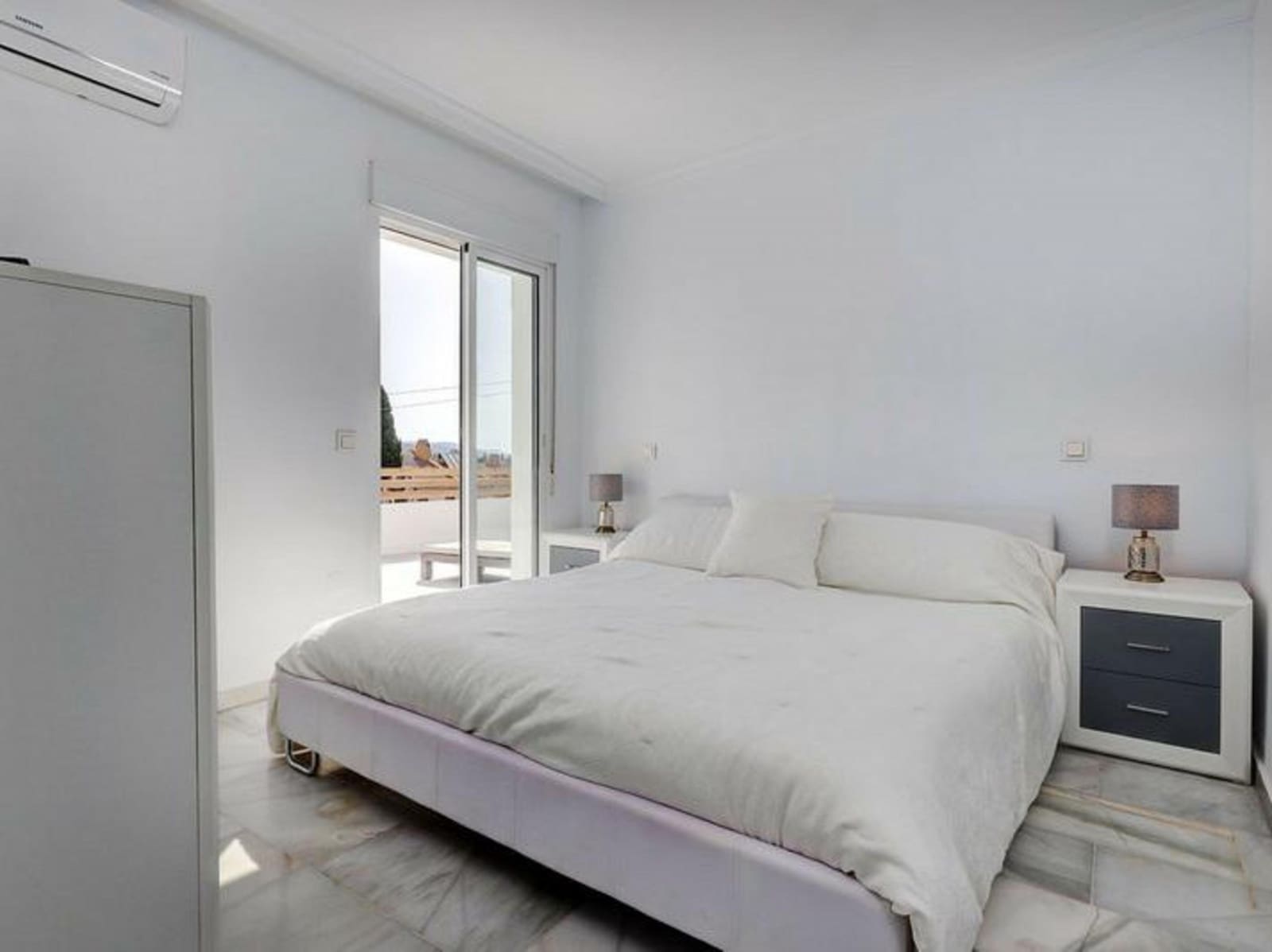 6 soveværelse Villa til salg i Marbella med swimmingpool garage - € 1.500.000 (Ref: 9518278)