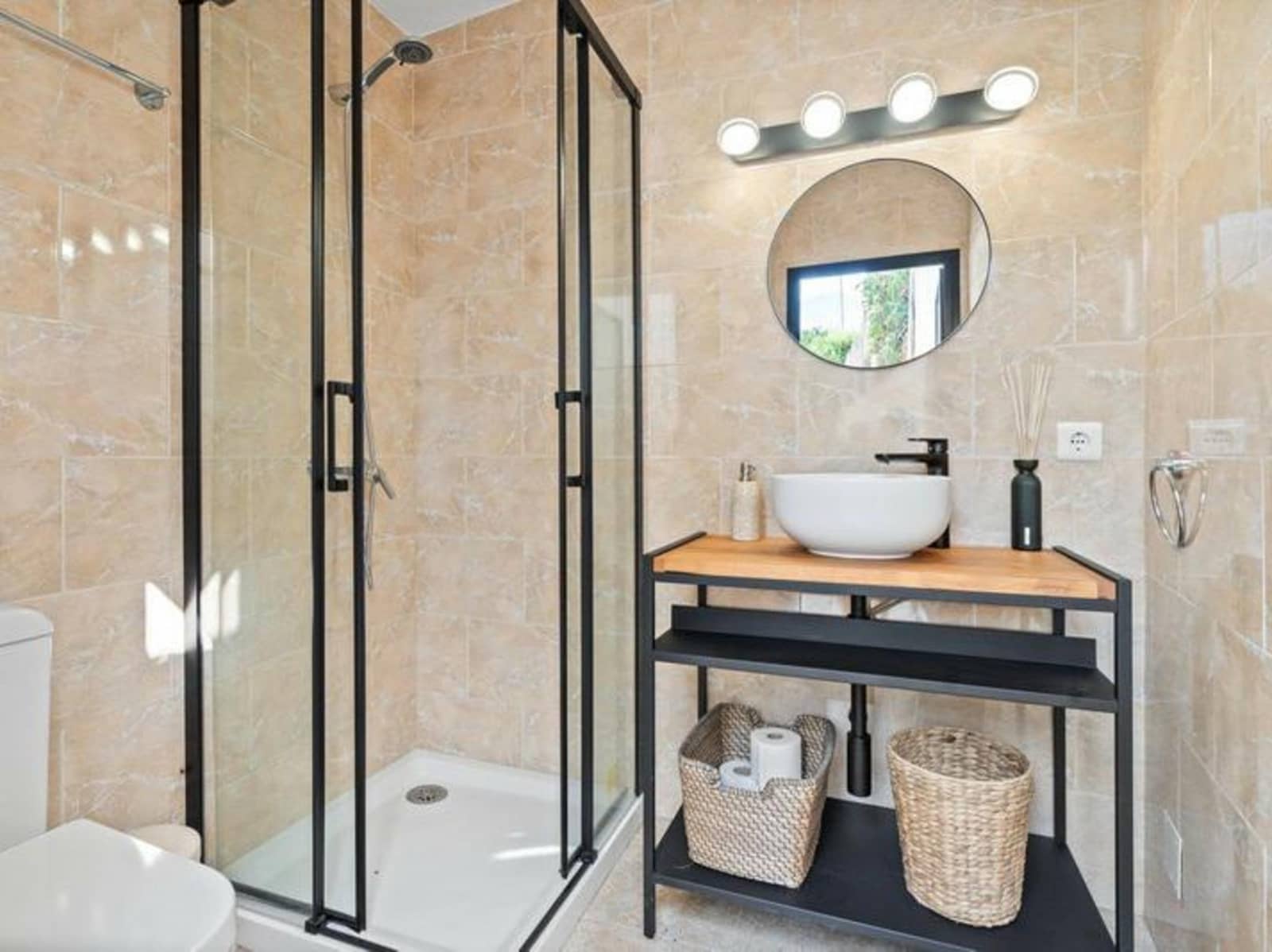 6 soveværelse Villa til salg i Marbella med swimmingpool garage - € 1.500.000 (Ref: 9518278)