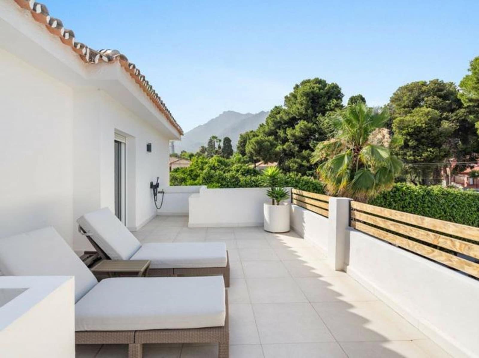 6 soveværelse Villa til salg i Marbella med swimmingpool garage - € 1.500.000 (Ref: 9518278)