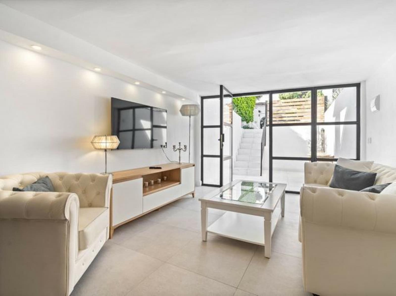 6 soveværelse Villa til salg i Marbella med swimmingpool garage - € 1.500.000 (Ref: 9518278)