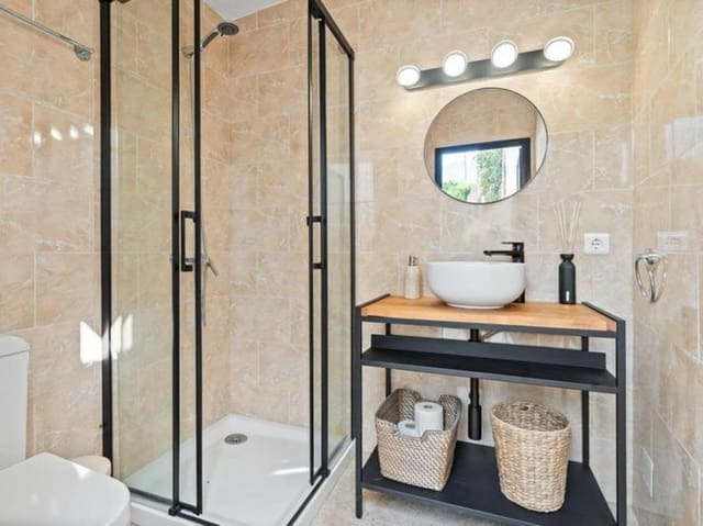 6 slaapkamer Villa te koop in Playa Bajadilla - Puertos, Marbella met zwembad garage - € 1.400.000 (Ref: 9518278)