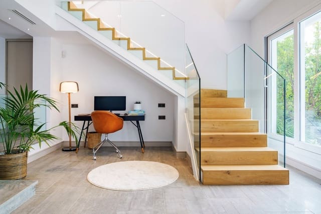 5 soverom Villa til salgs i Las Brisas, Marbella med svømmebasseng garasje - € 2 350 000 (Ref: 9523776)