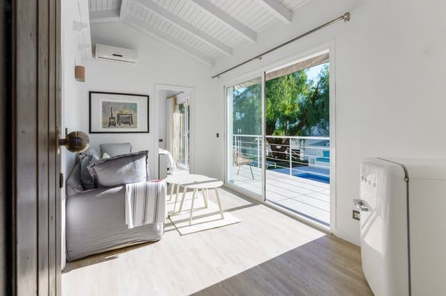 5 soverom Villa til salgs i Las Brisas, Marbella med svømmebasseng garasje - € 2 350 000 (Ref: 9523776)