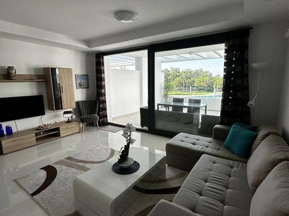 2 quarto Apartamento para arrendar em Estepona com piscina garagem - 3 300 € (Ref: 9523777)