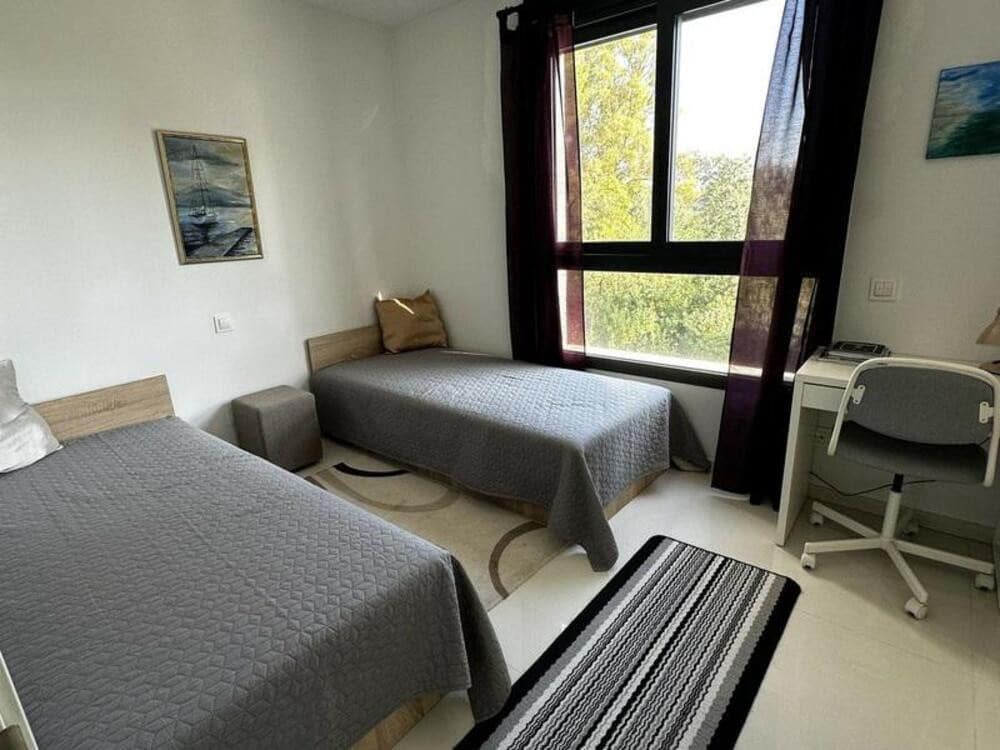 2 quarto Apartamento para arrendar em Estepona com piscina garagem - 3 300 € (Ref: 9523777)