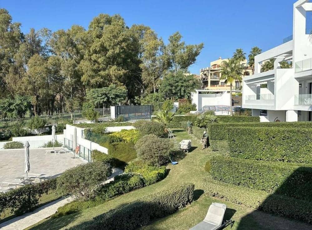 2 quarto Apartamento para arrendar em Estepona com piscina garagem - 3 300 € (Ref: 9523777)