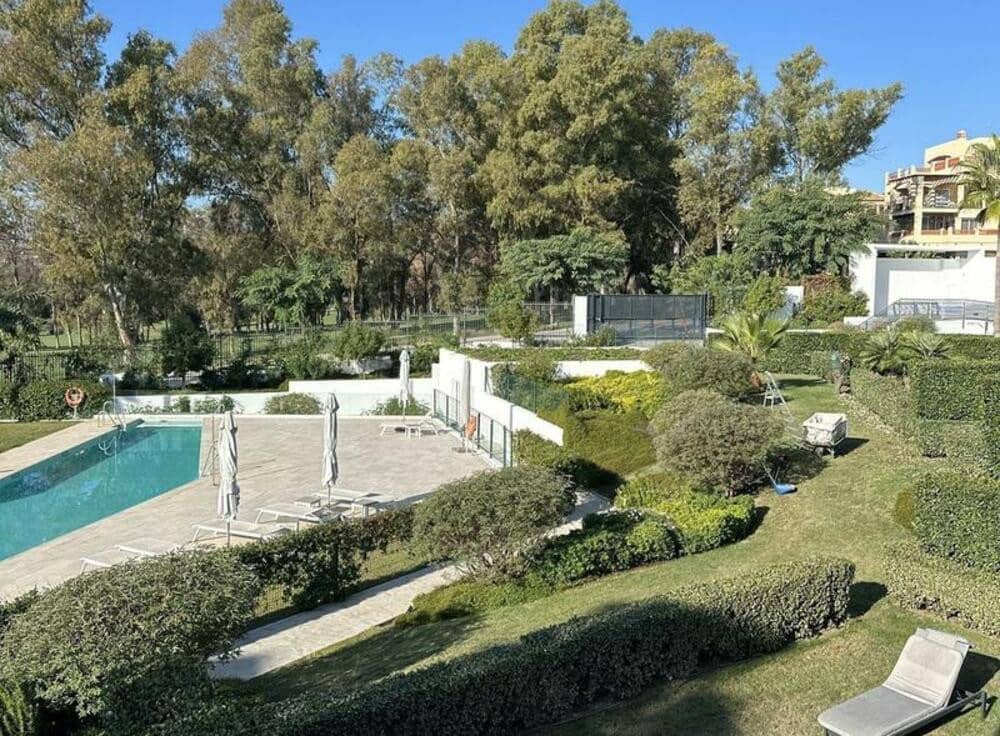 2 quarto Apartamento para arrendar em Estepona com piscina garagem - 3 300 € (Ref: 9523777)