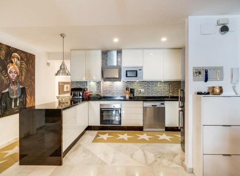 3 soveværelse Lejlighed til leje i Marbella med swimmingpool - € 3.000 (Ref: 9523778)