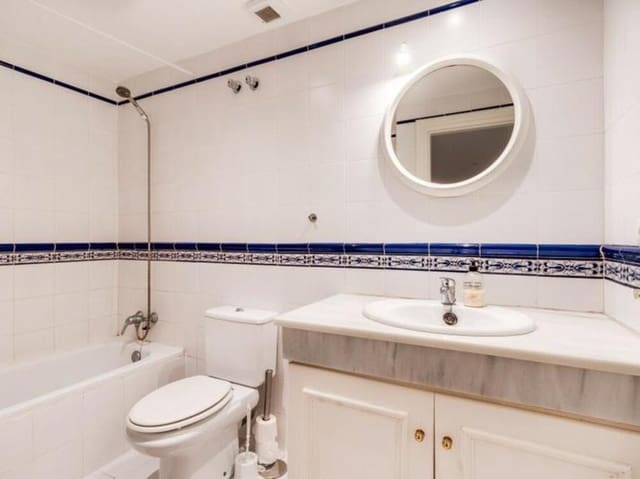 3 soveværelse Lejlighed til leje i Nueva Andalucía Centro, Marbella med swimmingpool - € 3.000 (Ref: 9523778)