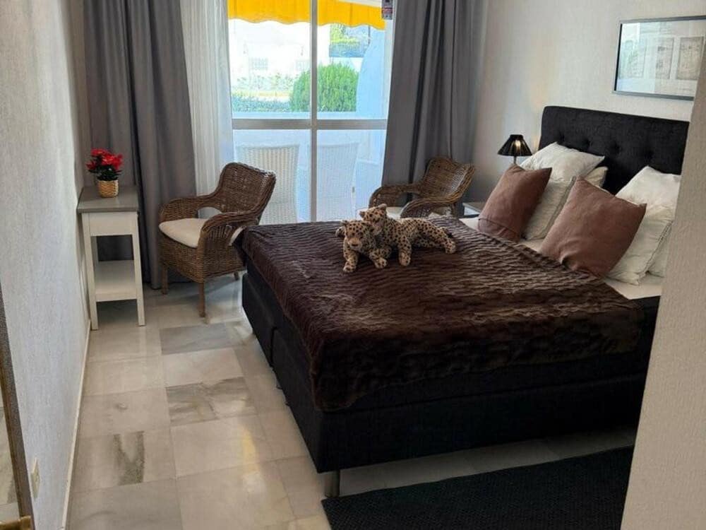 3 soveværelse Lejlighed til leje i Marbella med swimmingpool - € 3.000 (Ref: 9523778)