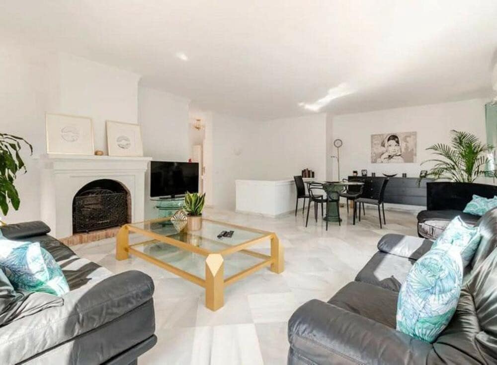 4 quarto Moradia para venda em Marbella com piscina garagem - 1 750 000 € (Ref: 9523779)