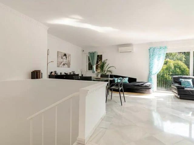 4 quarto Moradia para venda em Nagüeles Alto, Marbella com piscina garagem - 1 750 000 € (Ref: 9523779)