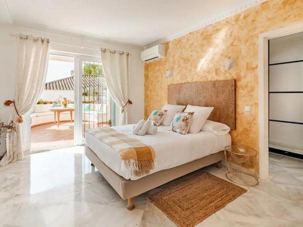 4 quarto Moradia para venda em Marbella com piscina garagem - 1 750 000 € (Ref: 9523779)