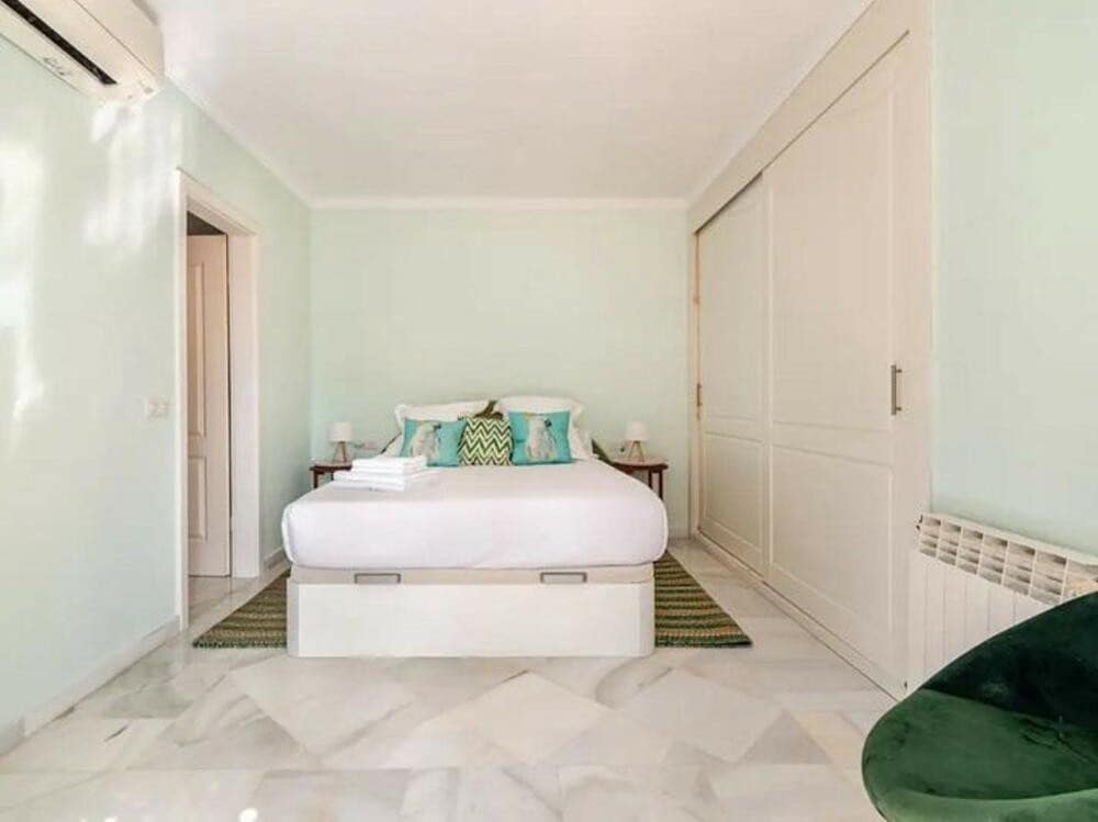 4 quarto Moradia para venda em Marbella com piscina garagem - 1 750 000 € (Ref: 9523779)