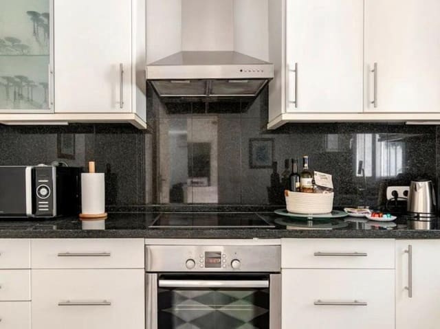 4 quarto Moradia para venda em Nagüeles Alto, Marbella com piscina garagem - 1 750 000 € (Ref: 9523779)