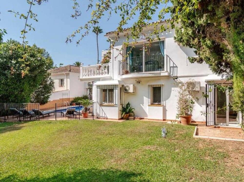 4 quarto Moradia para venda em Marbella com piscina garagem - 1 750 000 € (Ref: 9523779)