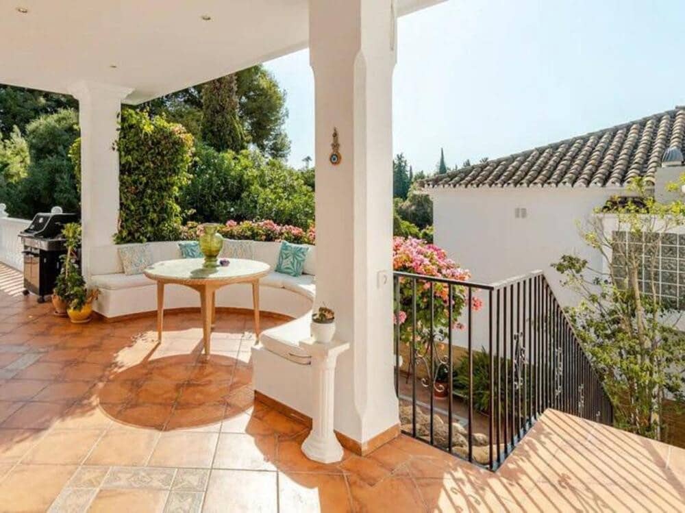 4 quarto Moradia para venda em Marbella com piscina garagem - 1 750 000 € (Ref: 9523779)