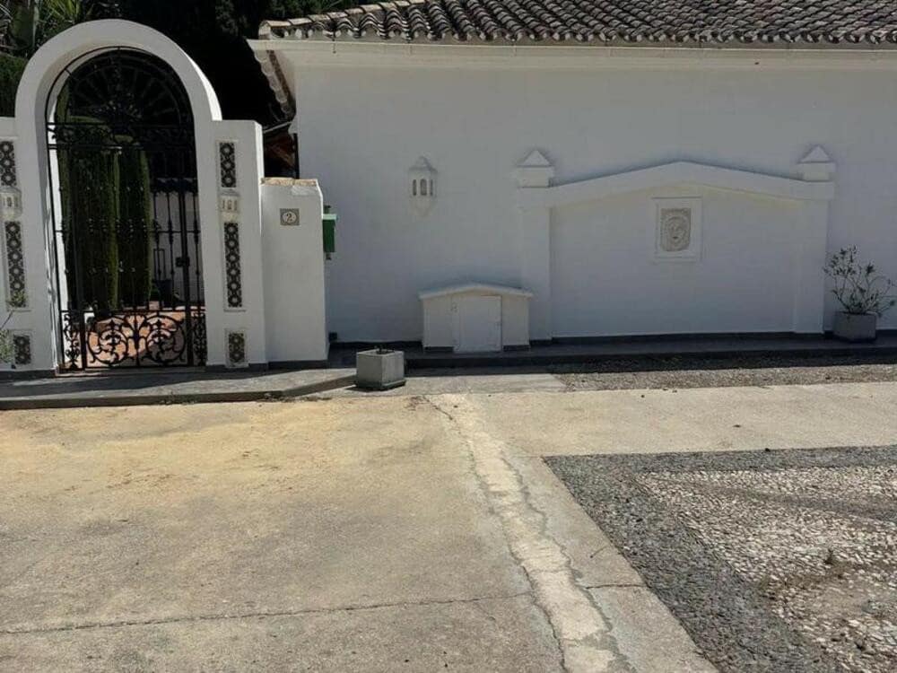4 quarto Moradia para venda em Marbella com piscina garagem - 1 750 000 € (Ref: 9523779)