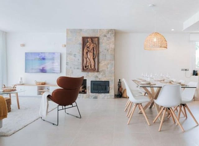 Chalet de 3 habitaciones en Marbesa, Marbella en alquiler con piscina garaje - 10.000 € (Ref: 9525937)