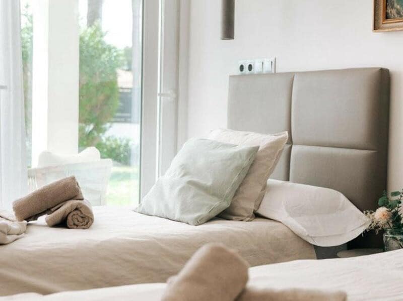 Chalet de 3 habitaciones en Marbella en alquiler con piscina garaje - 10.000 € (Ref: 9525937)