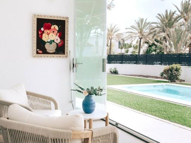 Chalet de 3 habitaciones en Marbesa, Marbella en alquiler con piscina garaje - 10.000 € (Ref: 9525937)