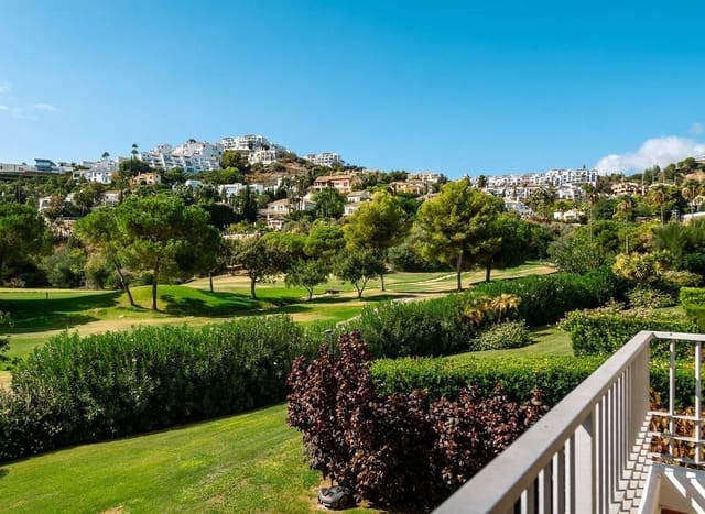 3 quarto Apartamento para venda em Los Arqueros, Benahavís com piscina garagem - 485 000 € (Ref: 9525938)