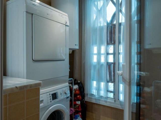 3 sovrum Lägenhet till salu i Los Arqueros, Benahavís med pool garage - 495 000 € (Ref: 9525938)
