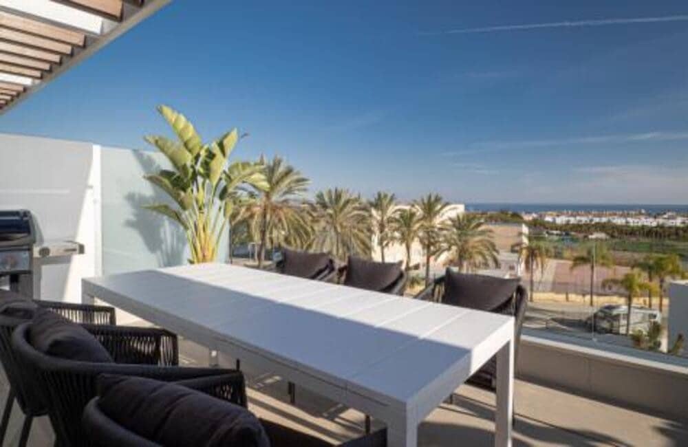 3 sovrum Takvåning att hyra i Cancelada med pool garage - 2 950 € (Ref: 9529198)