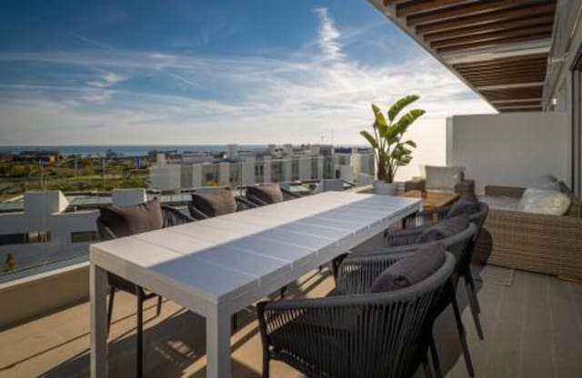 3 sovrum Takvåning att hyra i Cancelada, Estepona med pool garage - 2 950 € (Ref: 9529198)