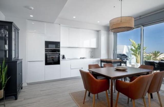 3 sovrum Takvåning att hyra i Cancelada, Estepona med pool garage - 2 950 € (Ref: 9529198)