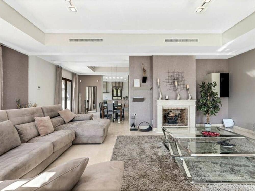 4 bedroom Villa for rent in Benahavis with pool garage - € 7,900 (Ref: 9529199)