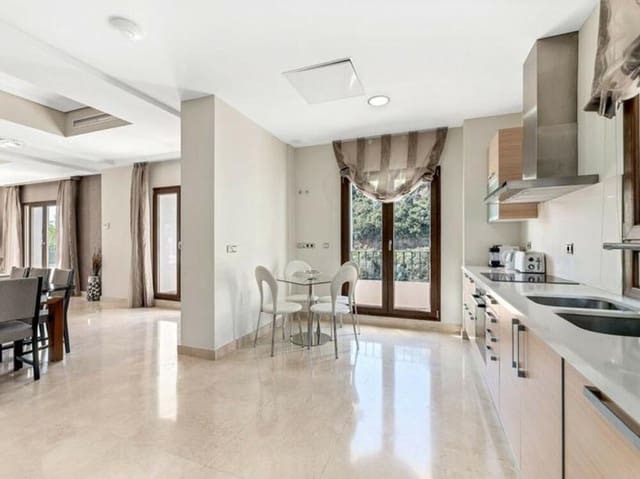 4 bedroom Villa for rent in Benahavís with pool garage - € 7,900 (Ref: 9529199)