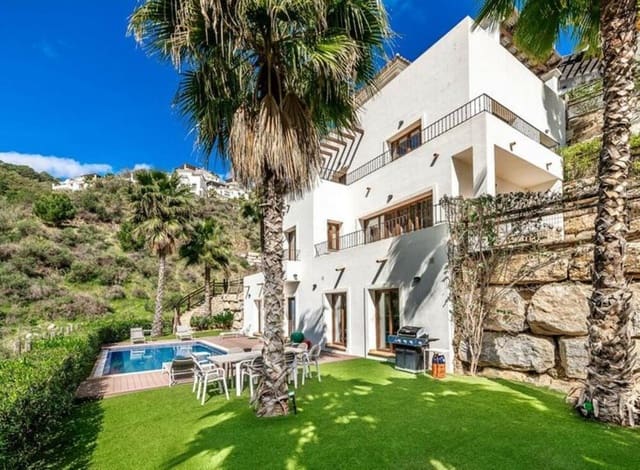 4 bedroom Villa for rent in Benahavís with pool garage - € 7,900 (Ref: 9529199)