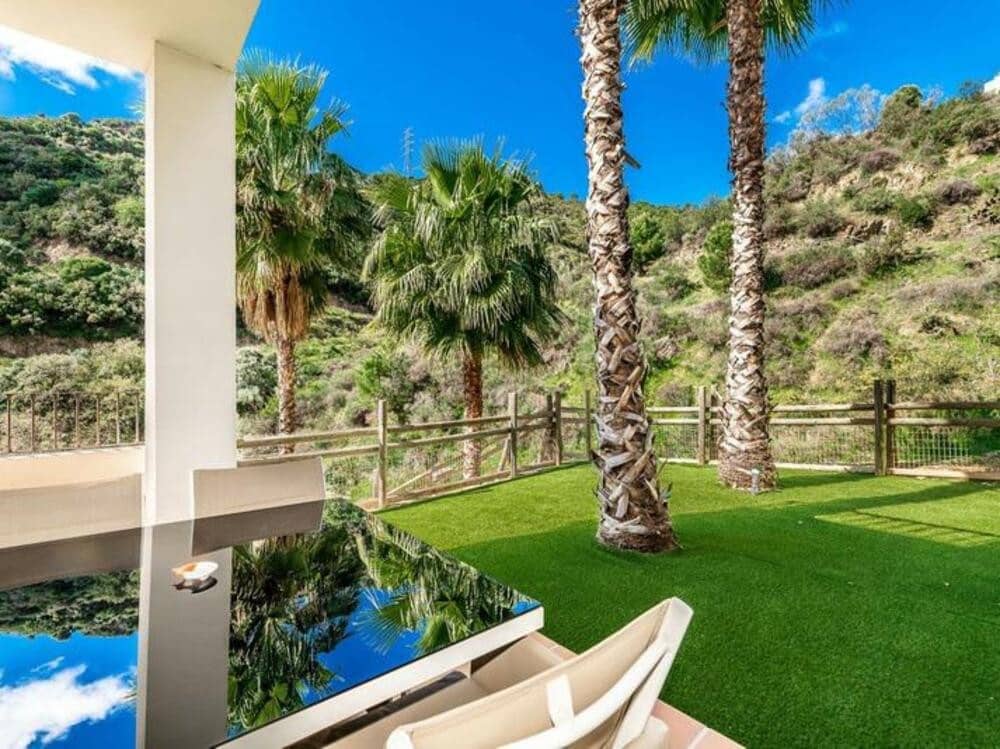 4 bedroom Villa for rent in Benahavis with pool garage - € 7,900 (Ref: 9529199)