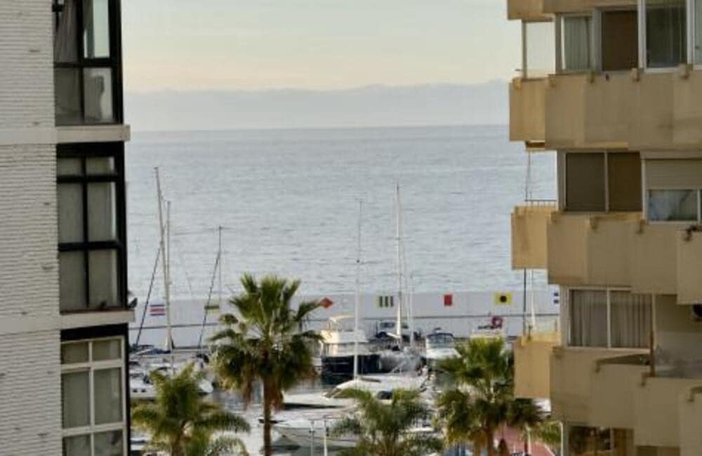 3 quarto Apartamento para arrendar em Marbella com garagem - 4 200 € (Ref: 9529200)